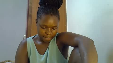 holy_ebony online show from May 2026 11:44:02 PM