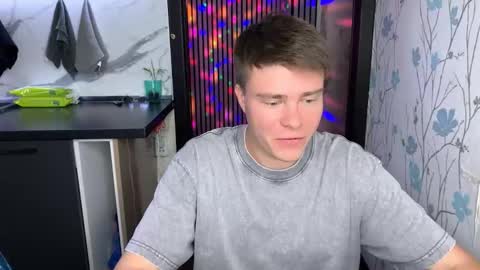 holy_eggs_00 online show from September 2025 07:14:02 PM