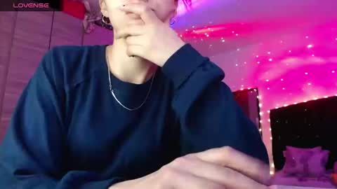 Snapshot of holy_juli2 chatting on September 2025 03:28:01 AM Juli online show from September 2025 03:28:01 AM