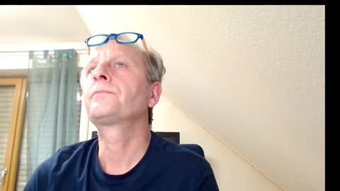 Snapshot of hondowill chatting on December 2024 08:36:02 PM Bernd online show from December 2024 08:36:02 PM