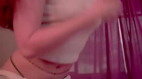 honeeeey_ online show from May 2026 11:10:02 PM