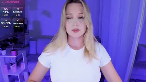 Snapshot of honey_blondee chatting on July 2026 09:24:01 PM Tammy online show from July 2026 09:24:01 PM