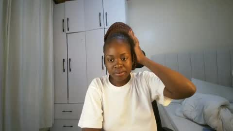 Snapshot of honey_drop1 chatting on April 2026 11:07:01 PM honey drop online show from April 2026 11:07:01 PM
