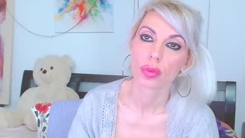 Snapshot of honey_lara chatting on March 2026 09:15:01 PM honey_lara online show from March 2026 09:15:01 PM