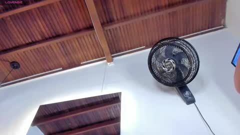 Im Isbel online show from October 2025 11:07:02 AM