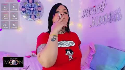 Snapshot of honey_mooon chatting on January 2025 08:10:02 PM Maria online show from January 2025 08:10:02 PM