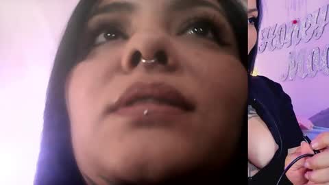 Snapshot of honey_mooon chatting on February 2025 06:23:02 PM Maria online show from February 2025 06:23:02 PM