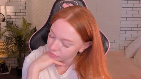 honeyautumn online show from December 2024 06:00:02 AM