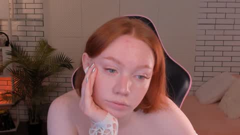 honeyautumn online show from December 2024 02:41:01 AM