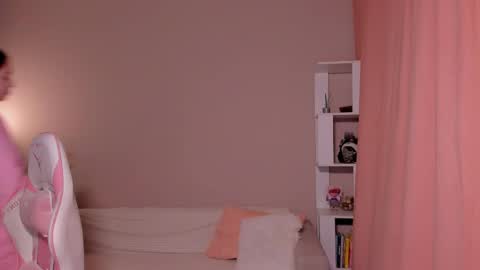 honeyautumn online show from February 2025 12:08:02 AM