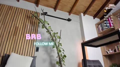 Sofia independent model online show from December 2024 02:16:02 PM