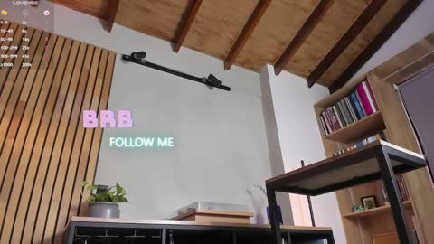 Sofia independent model online show from March 2025 02:23:02 PM