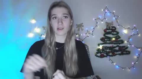 honeyveil online show from December 2025 10:12:01 AM