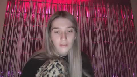 honeyveil online show from February 2026 05:52:01 PM