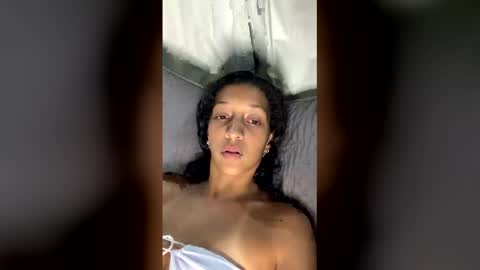 honeyxgirl online show from January 2026 12:24:01 AM