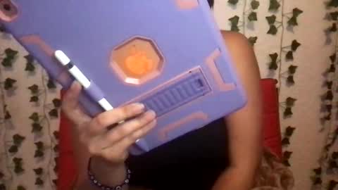 honeyyy89 online show from November 2025 06:51:01 PM