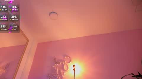Snapshot of honeyymoonn_ chatting on October 2025 07:46:02 PM Honey Moon Help me to reach 100 thumbs up online show from October 2025 07:46:02 PM