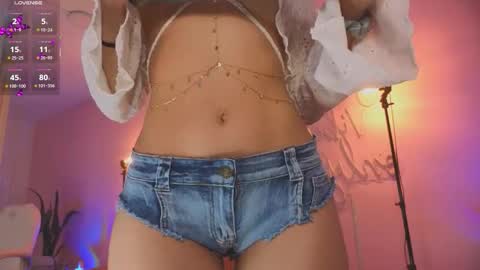 Snapshot of honeyymoonn_ chatting on October 2025 07:48:02 PM Honey Moon Help me to reach 100 thumbs up online show from October 2025 07:48:02 PM