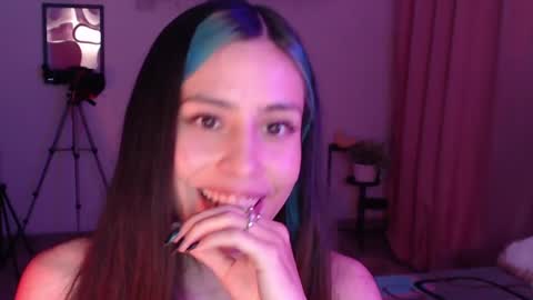 Snapshot of honeyypeaach chatting on February 2025 12:41:02 AM    online show from February 2025 12:41:02 AM