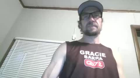 hoodedcricket online show from May 2026 09:56:02 PM