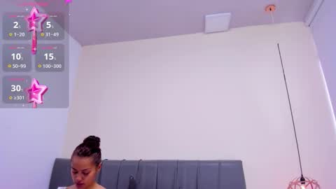 holly online show from November 2025 08:33:02 PM