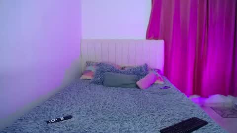 Snapshot of hoot_alicee chatting on June 2026 10:43:01 PM ONLYFANS online show from June 2026 10:43:01 PM