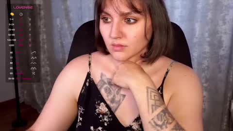 Snapshot of hoot_owl_cb chatting on September 2025 04:44:01 AM Karina online show from September 2025 04:44:01 AM