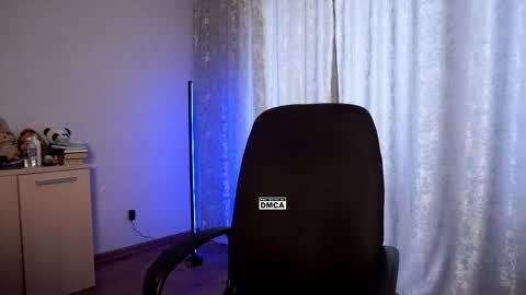 Snapshot of hoot_owl_cb chatting on October 2025 03:01:02 AM Karina online show from October 2025 03:01:02 AM