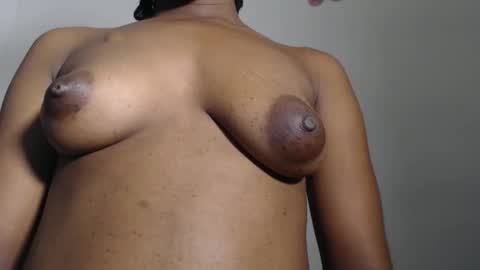 Snapshot of horny_iris chatting on October 2025 07:01:02 PM Iris online show from October 2025 07:01:02 PM