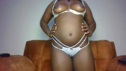 Lucy online show from November 2025 08:43:01 PM