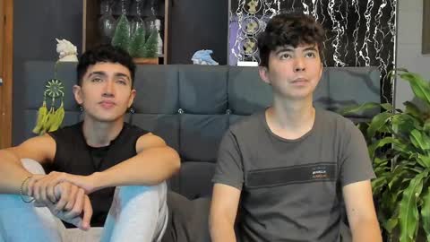 Alex and Camilo online show from February 2025 09:58:01 PM