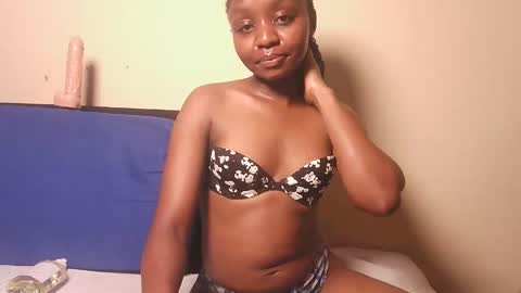 Snapshot of horny_wet_baby chatting on June 2026 10:44:02 PM Bellah online show from June 2026 10:44:02 PM