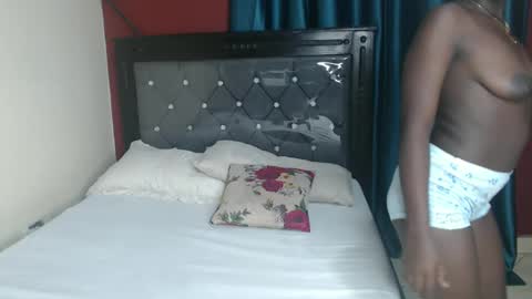 Snapshot of hornybella4 chatting on March 2025 07:20:02 PM Bella online show from March 2025 07:20:02 PM