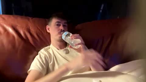 Justin 7 inches online show from September 2025 12:33:01 AM