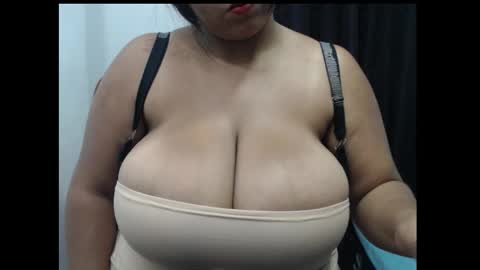 Snapshot of hornyboobs18 chatting on October 2025 07:09:02 AM karen online show from October 2025 07:09:02 AM