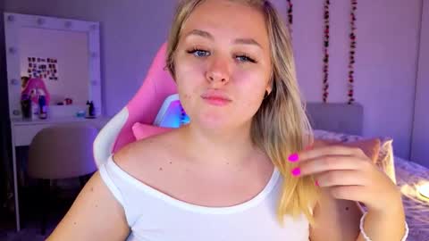 HornyCakee online show from November 2025 07:44:01 AM