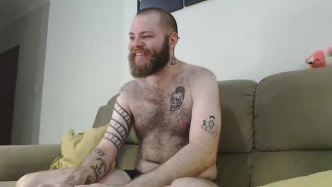 Snapshot of hornyhairy_bi chatting on February 2025 10:21:02 PM Harry online show from February 2025 10:21:02 PM