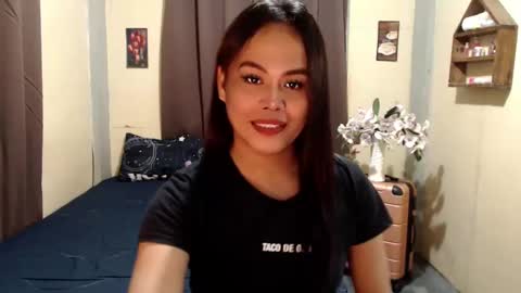 Snapshot of hot_babe0802 chatting on January 2025 02:47:02 PM HANNA online show from January 2025 02:47:02 PM