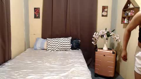 Snapshot of hot_babe0802 chatting on February 2025 04:16:02 AM HANNA online show from February 2025 04:16:02 AM