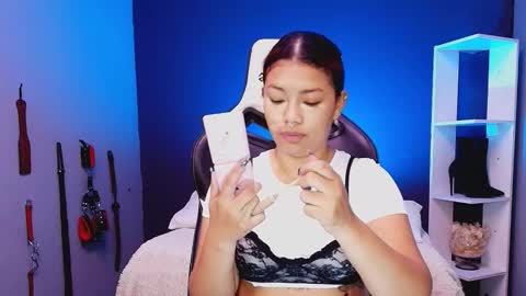 hot chocolate 4u online show from November 2025 12:34:01 PM