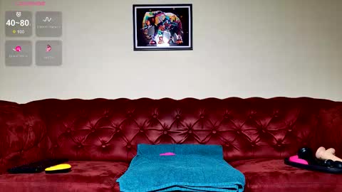 Aly online show from September 2025 08:20:02 PM