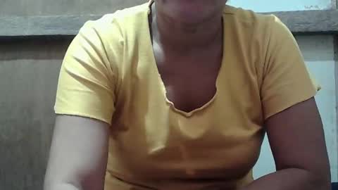 Snapshot of hot_mama09 chatting on January 2025 06:41:02 AM hotmama online show from January 2025 06:41:02 AM