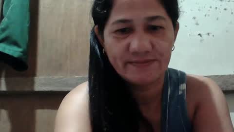 Snapshot of hot_mama09 chatting on February 2025 08:54:01 PM hotmama online show from February 2025 08:54:01 PM