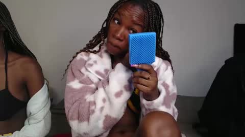 Snapshot of hot_petite1 chatting on December 2024 03:37:02 AM Hot petite online show from December 2024 03:37:02 AM