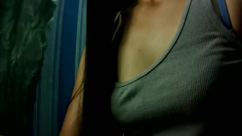 Snapshot of hot_quin11 chatting on January 2025 11:56:01 PM hot_quin11 online show from January 2025 11:56:01 PM