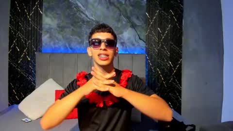 Hot Summer Boy online show from January 2026 11:19:02 PM