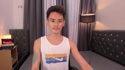 Snapshot of hotasiankenn chatting on December 2025 12:43:01 PM Kenny online show from December 2025 12:43:01 PM