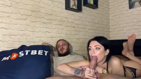 Snapshot of hotcoupleee2020 chatting on February 2025 01:30:02 PM YounHotCouple online show from February 2025 01:30:02 PM