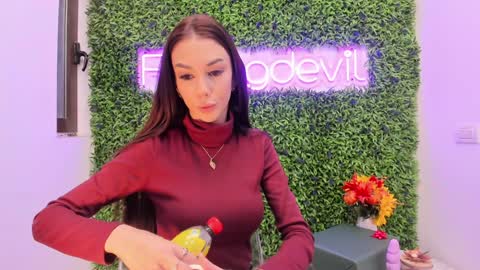 hotfallingdevil online show from November 2025 06:02:02 AM