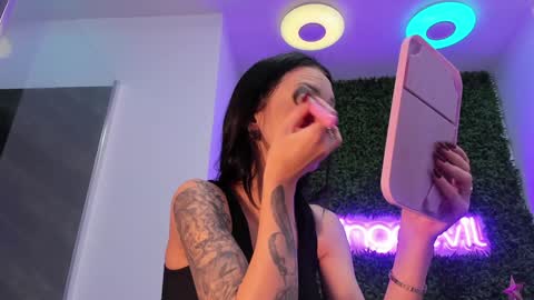 hotfallingdevil online show from December 2025 04:40:02 AM